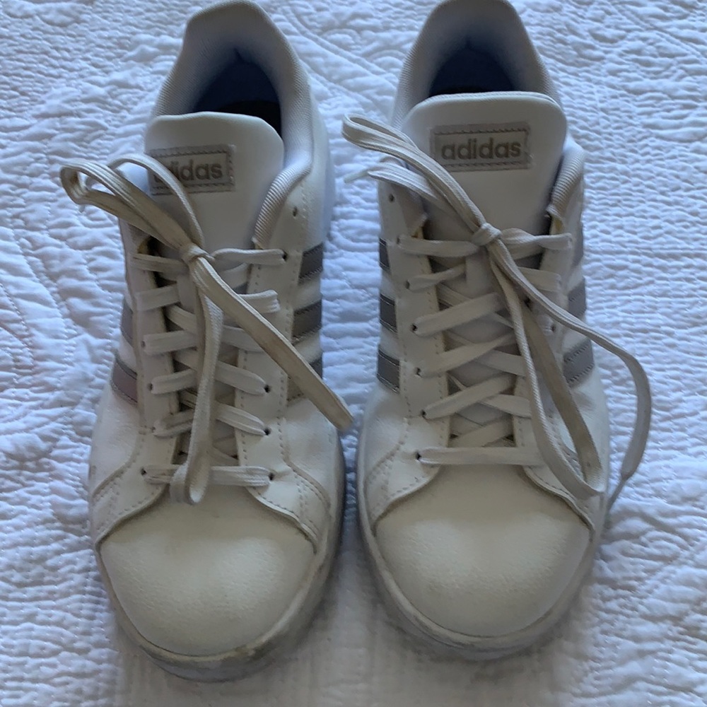 Adidas Women’s Grand Court Sneakers Sz 8